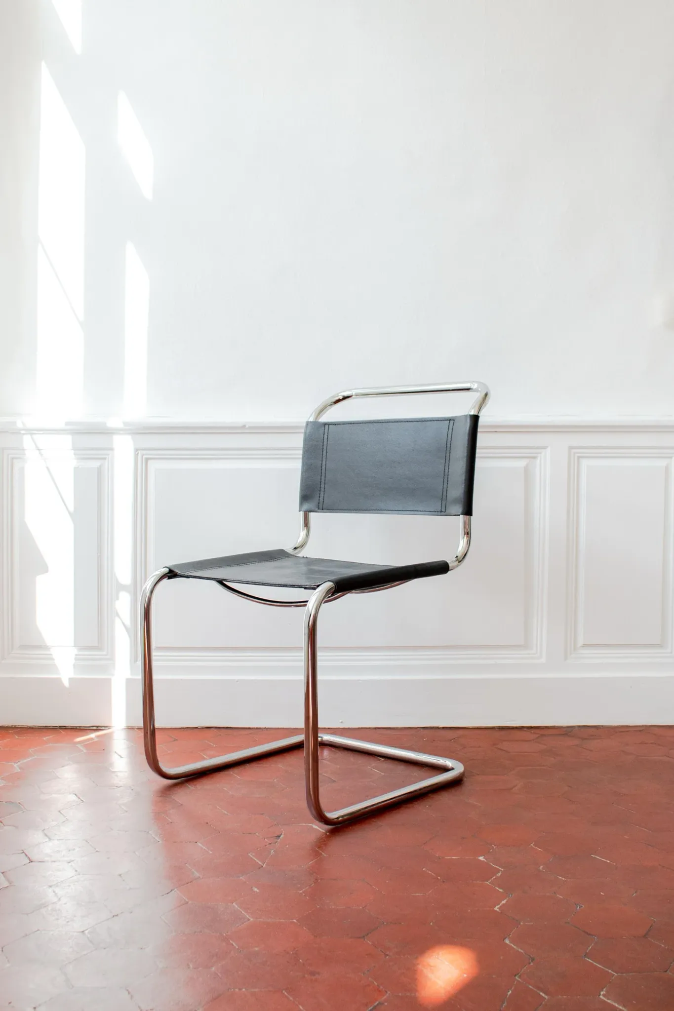 Vintage cantilever chair S33 after Mart Stam, black leather and steel.