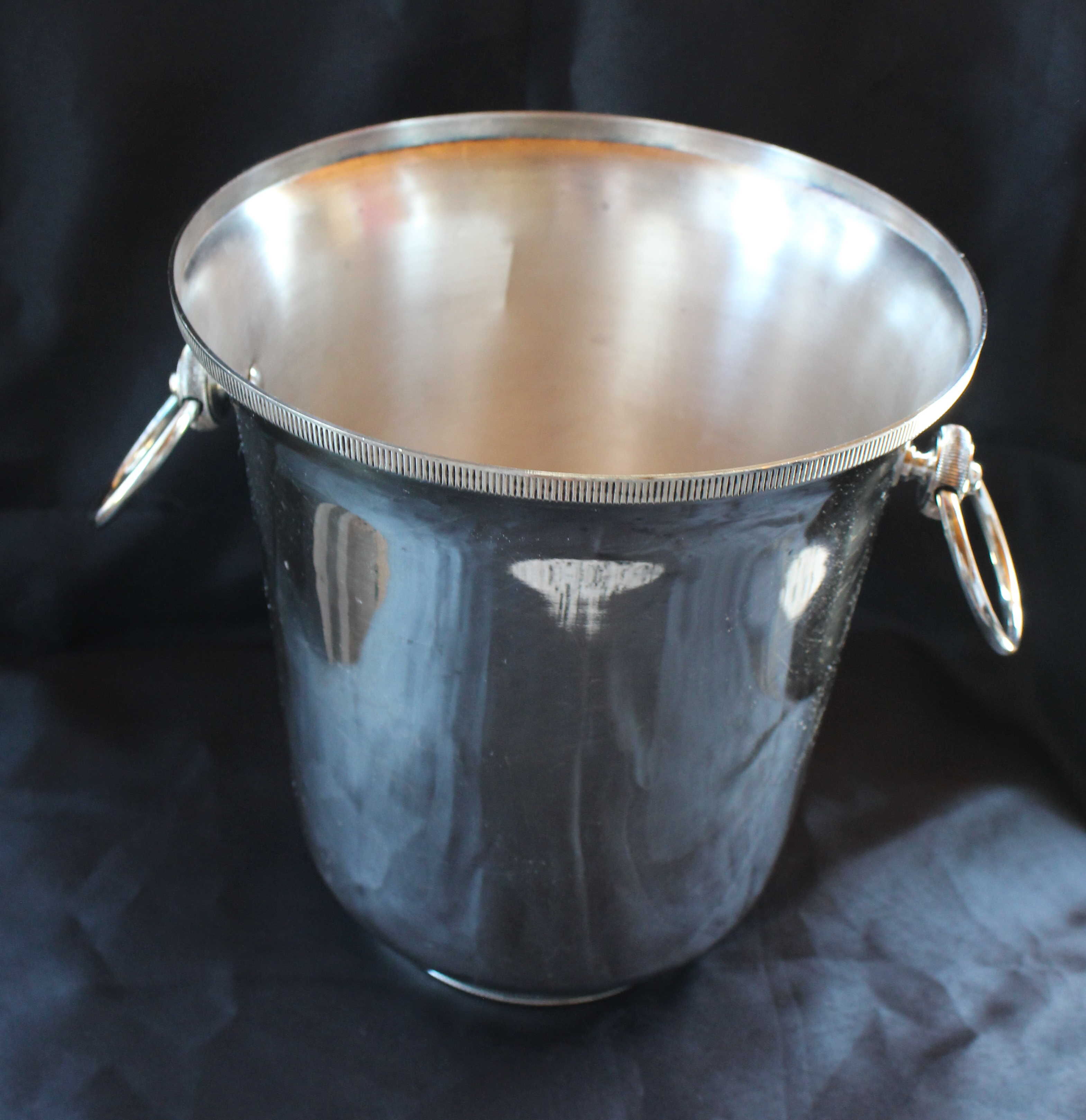 Champagne bucket
