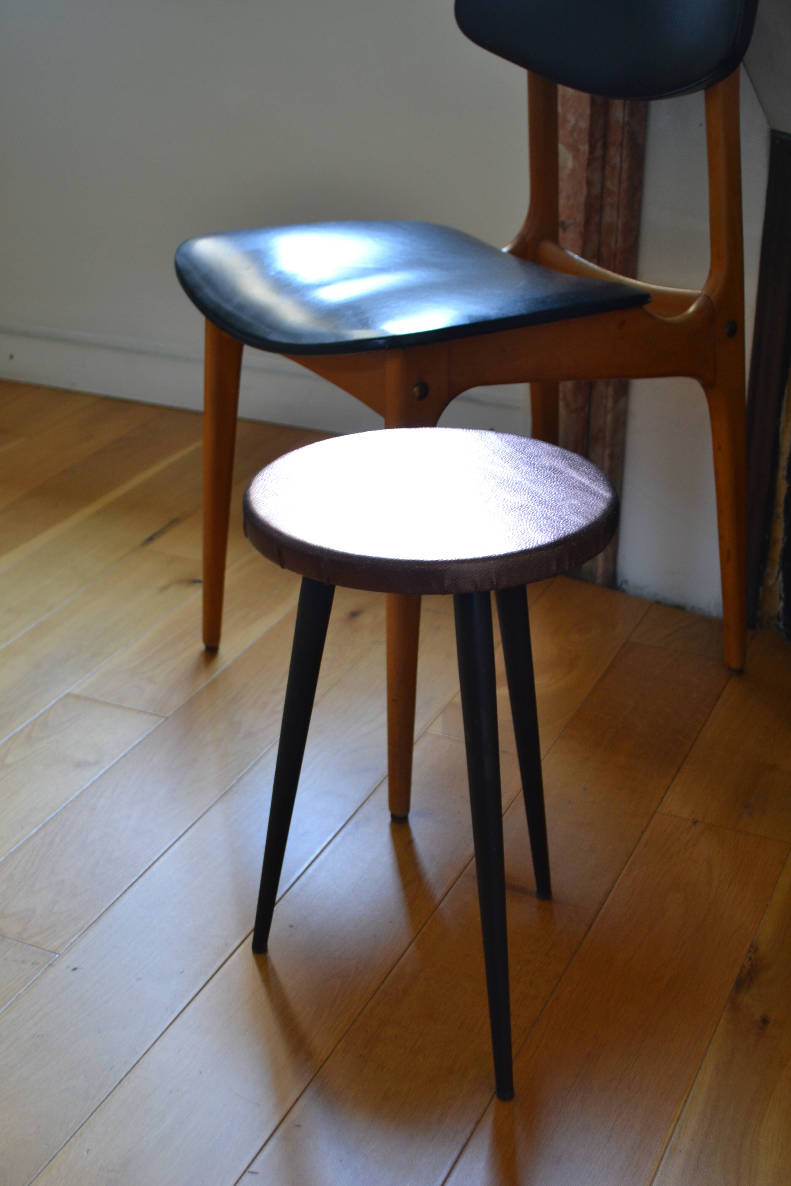 Table d'appoint, bout de canapé, petit guéridon tripode 1950