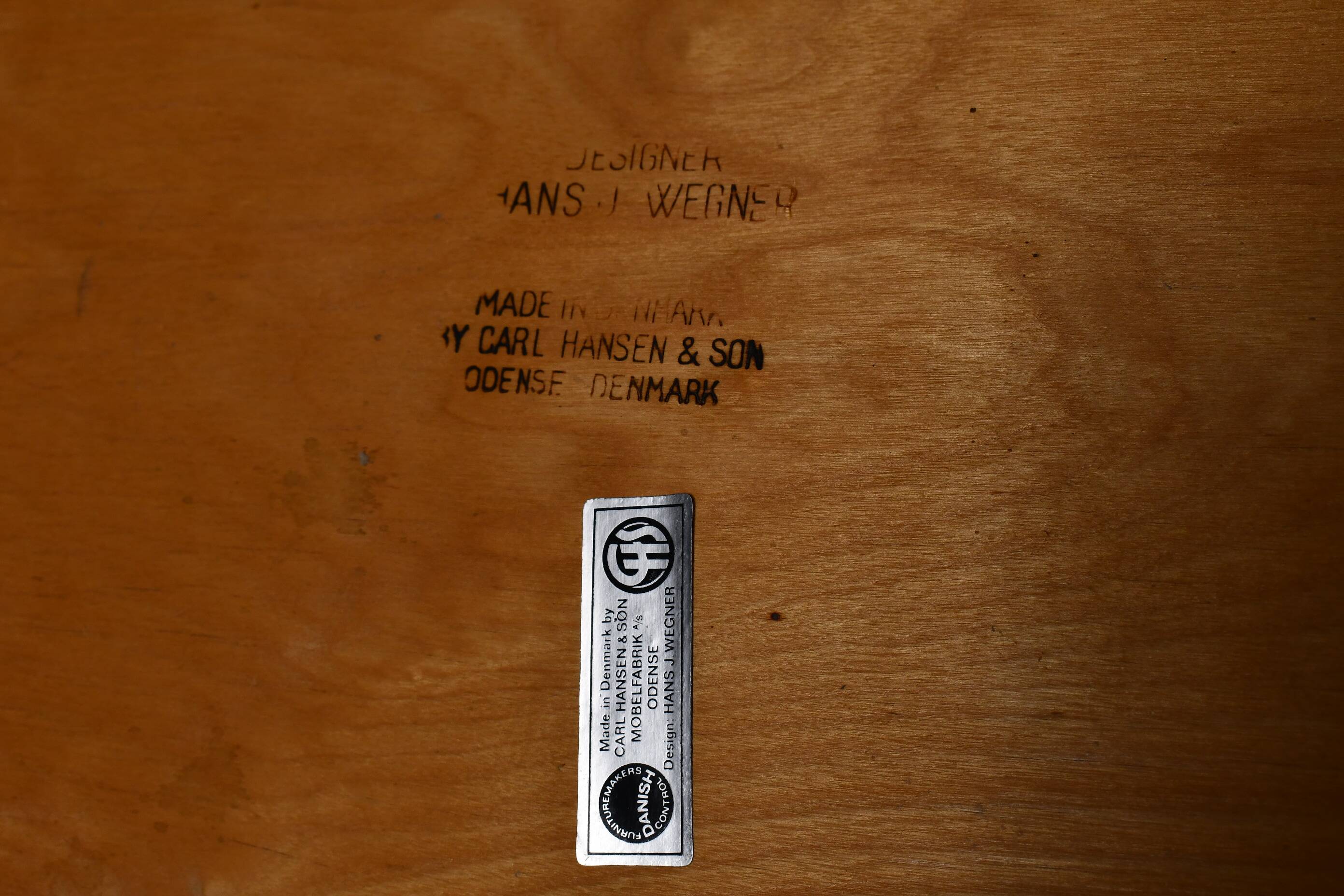 Hans Wegner CH-39 with armrests by Carl Hansen. 1962