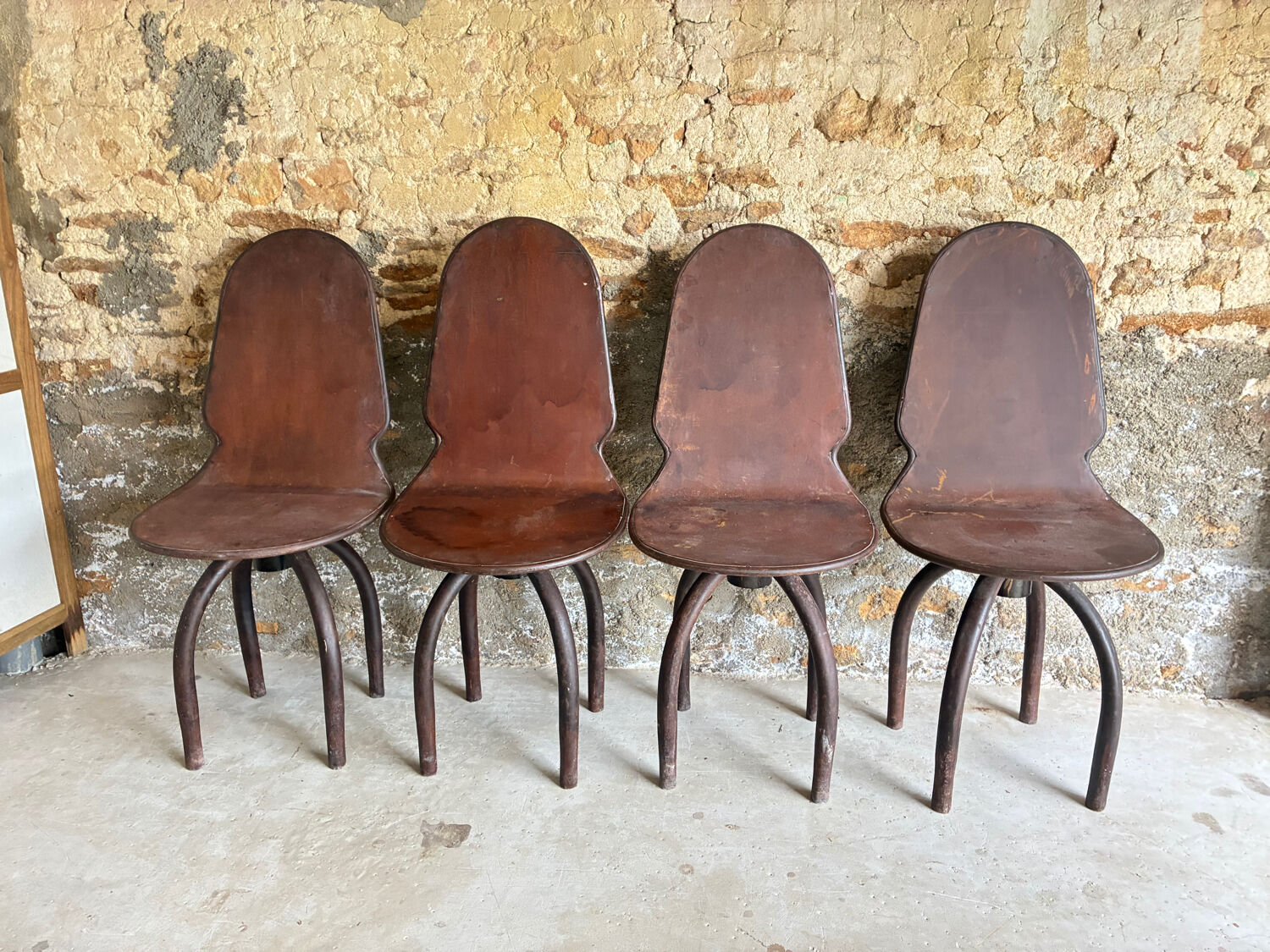 4 chaises industrielles vintage