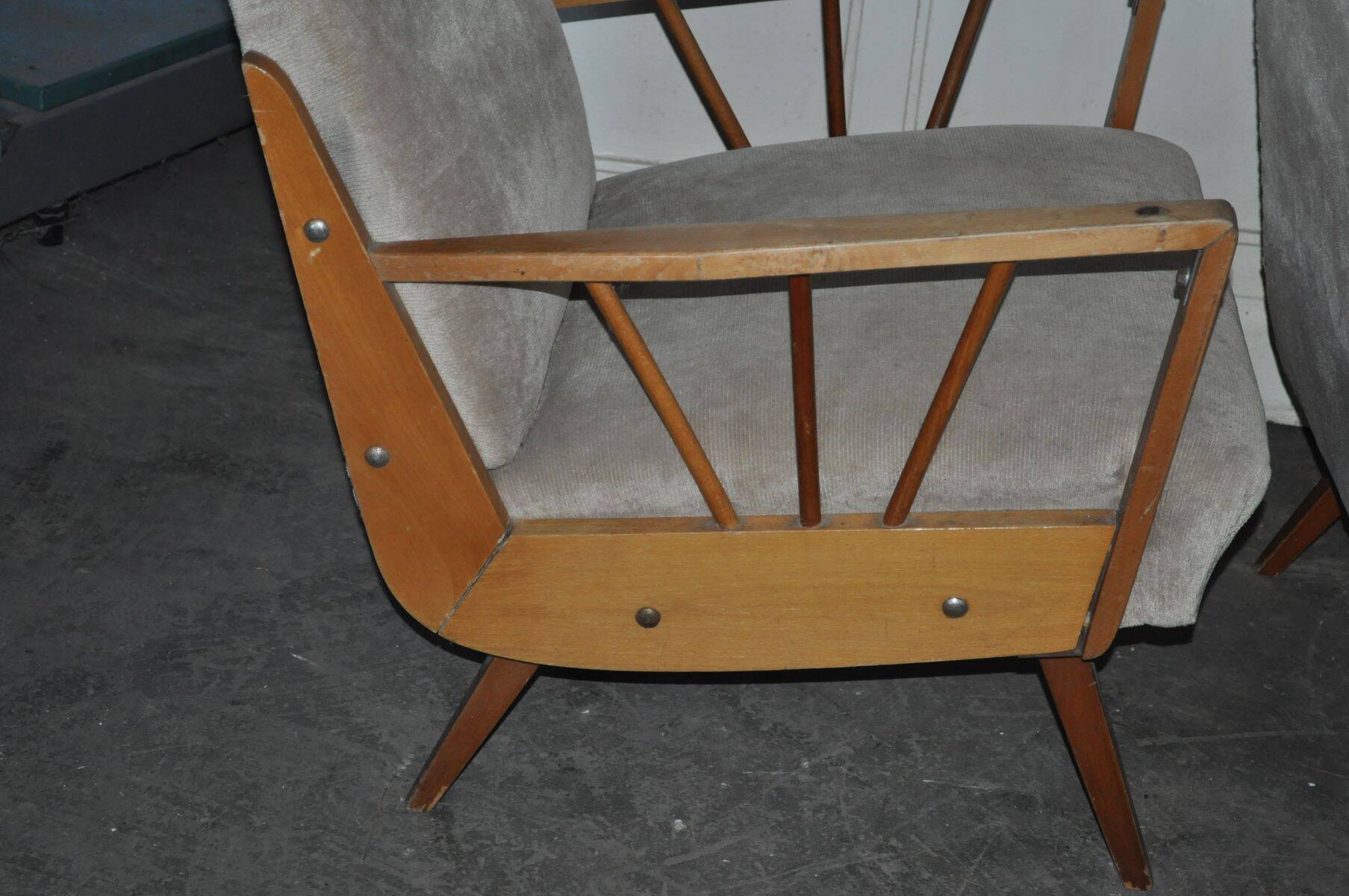 Pair of Mid-Century armchairs in varnished wood and brown/grey fabric, 1960s.