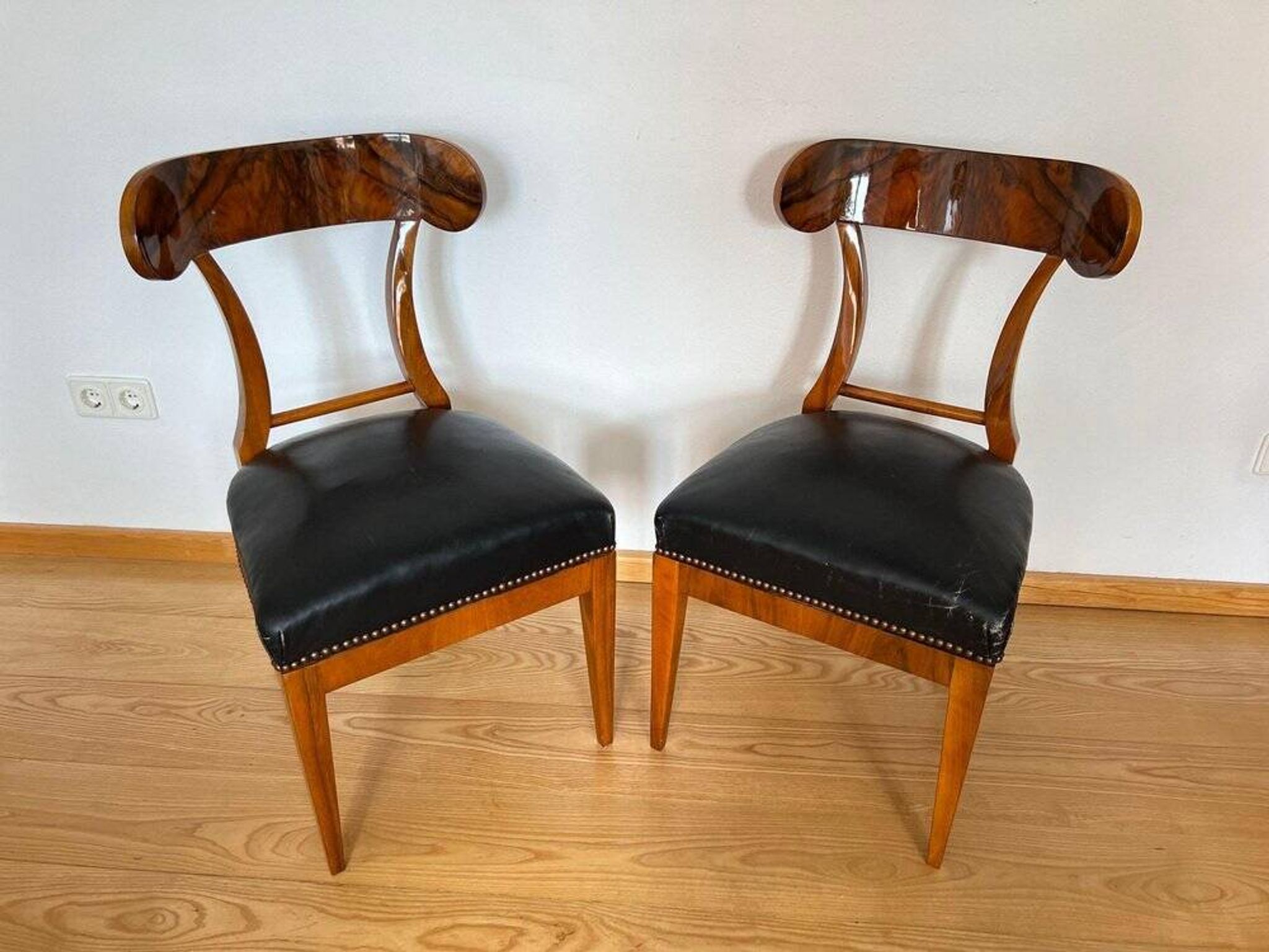 Set of Biedermeier Shovel Chairs in Walnut & Black Leather, Austria, 1820s