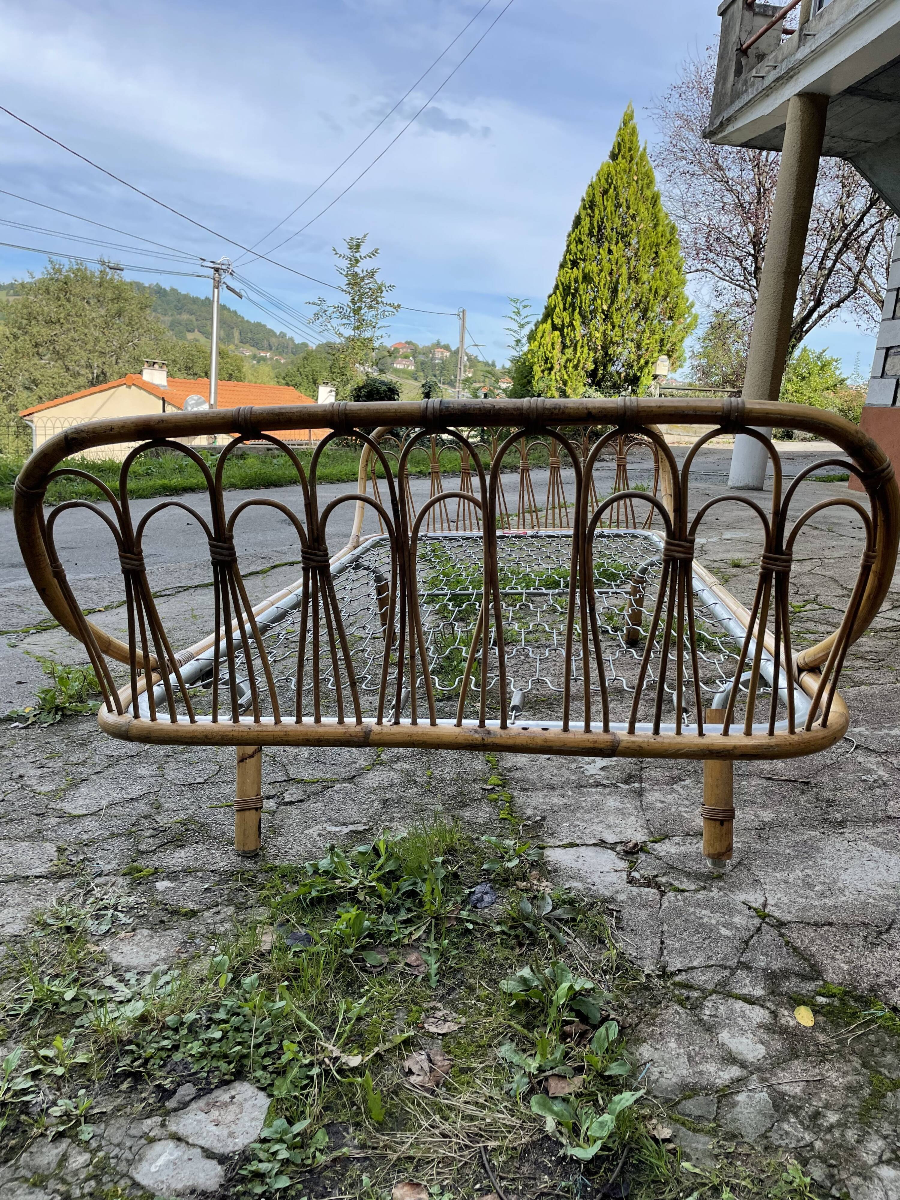 Lit corbeille en rotin