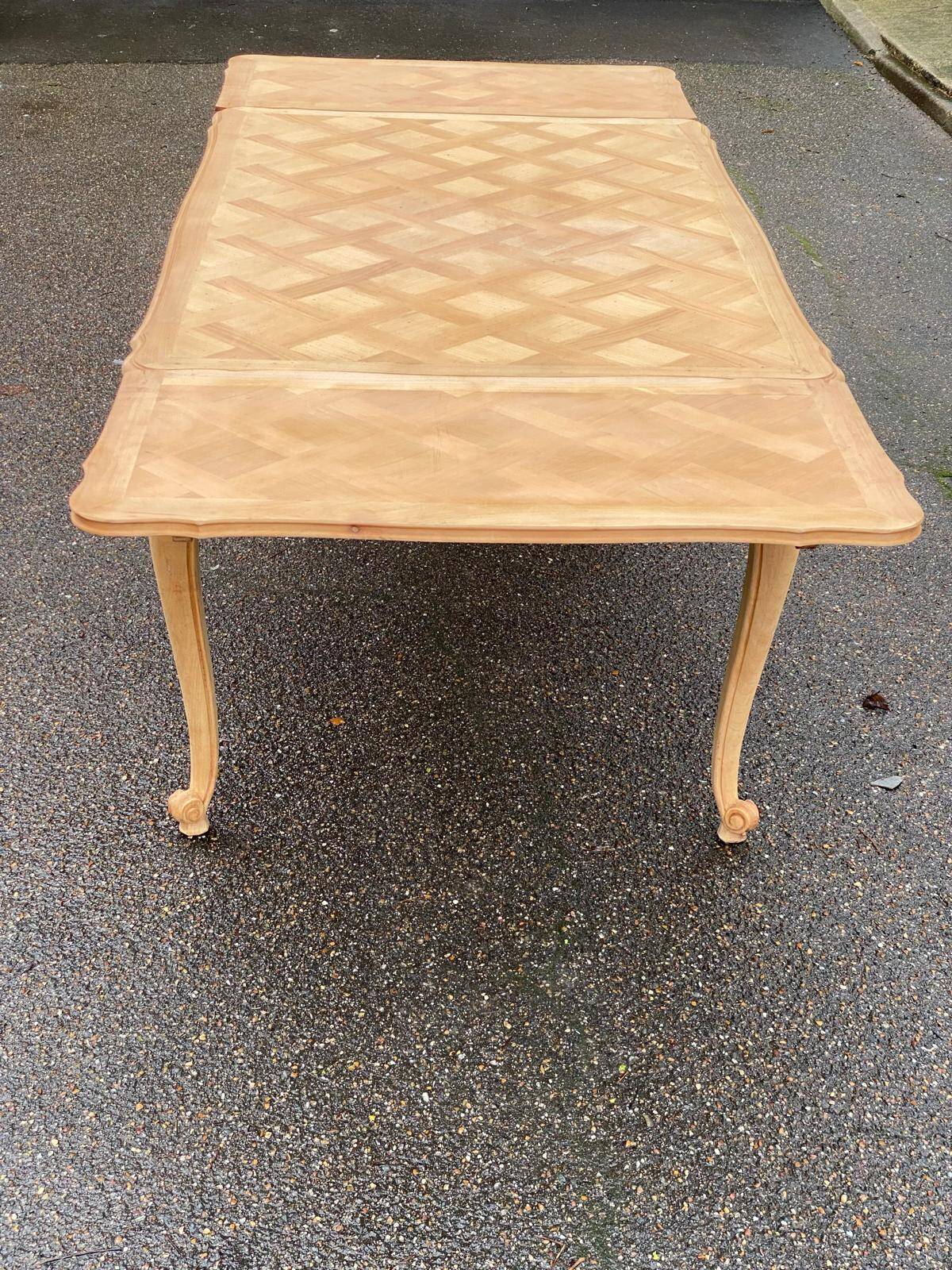 Louis XV extendable dining table from the 20th century, renovated in cherry wood, 250cm.