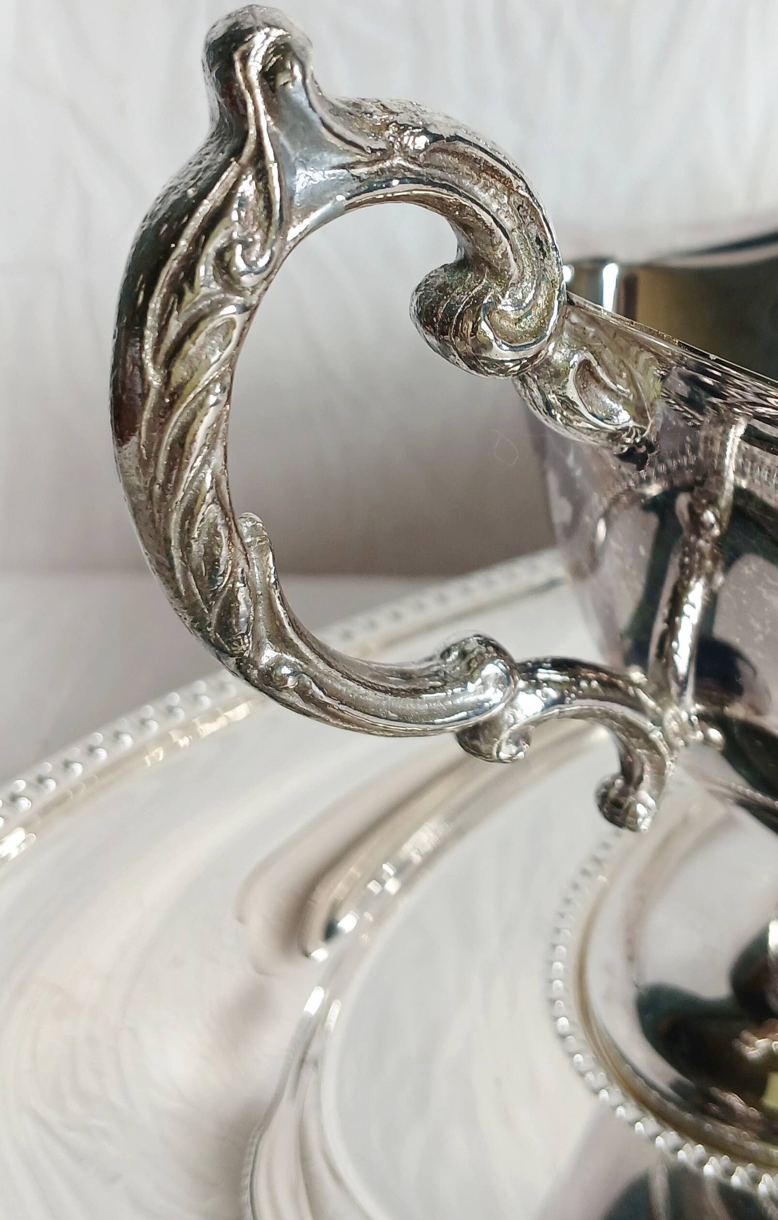 Saucière & son plateau en métal argenté "MR Silver Plated" made in England