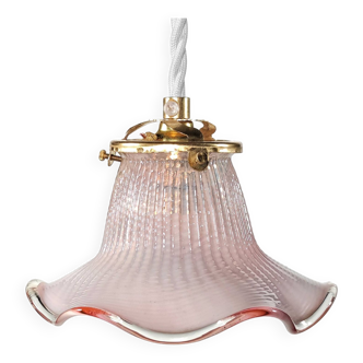 Lampe à suspension antique en verre de canneberge Wrythen Vaseline Français des années 1920