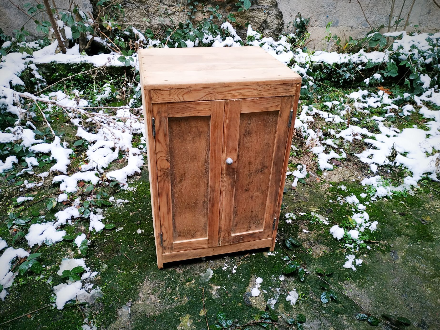 Old fir closet