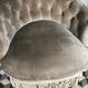 Fauteuil crapaud vert kaki capitonné
