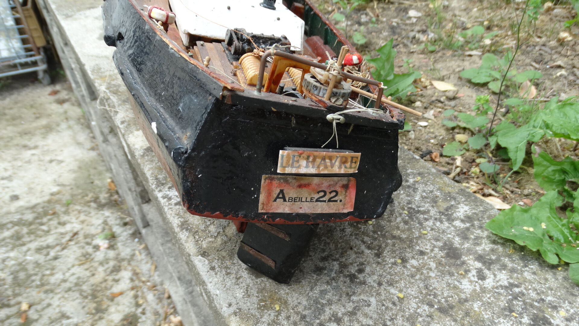 Boat tug bee 22 le havre jouet 70s