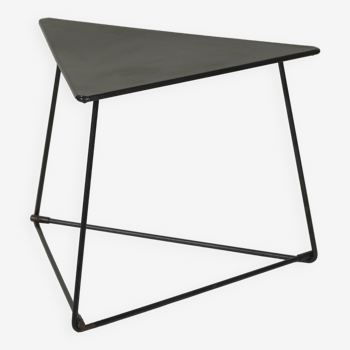 Table d'appoint triangulaire OTI Ikea vintage par Niels Gammelgaard Circa 1980