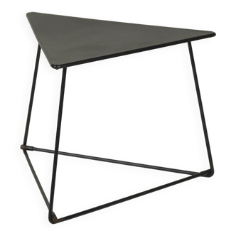 Table d'appoint triangulaire OTI Ikea vintage par Niels Gammelgaard Circa 1980