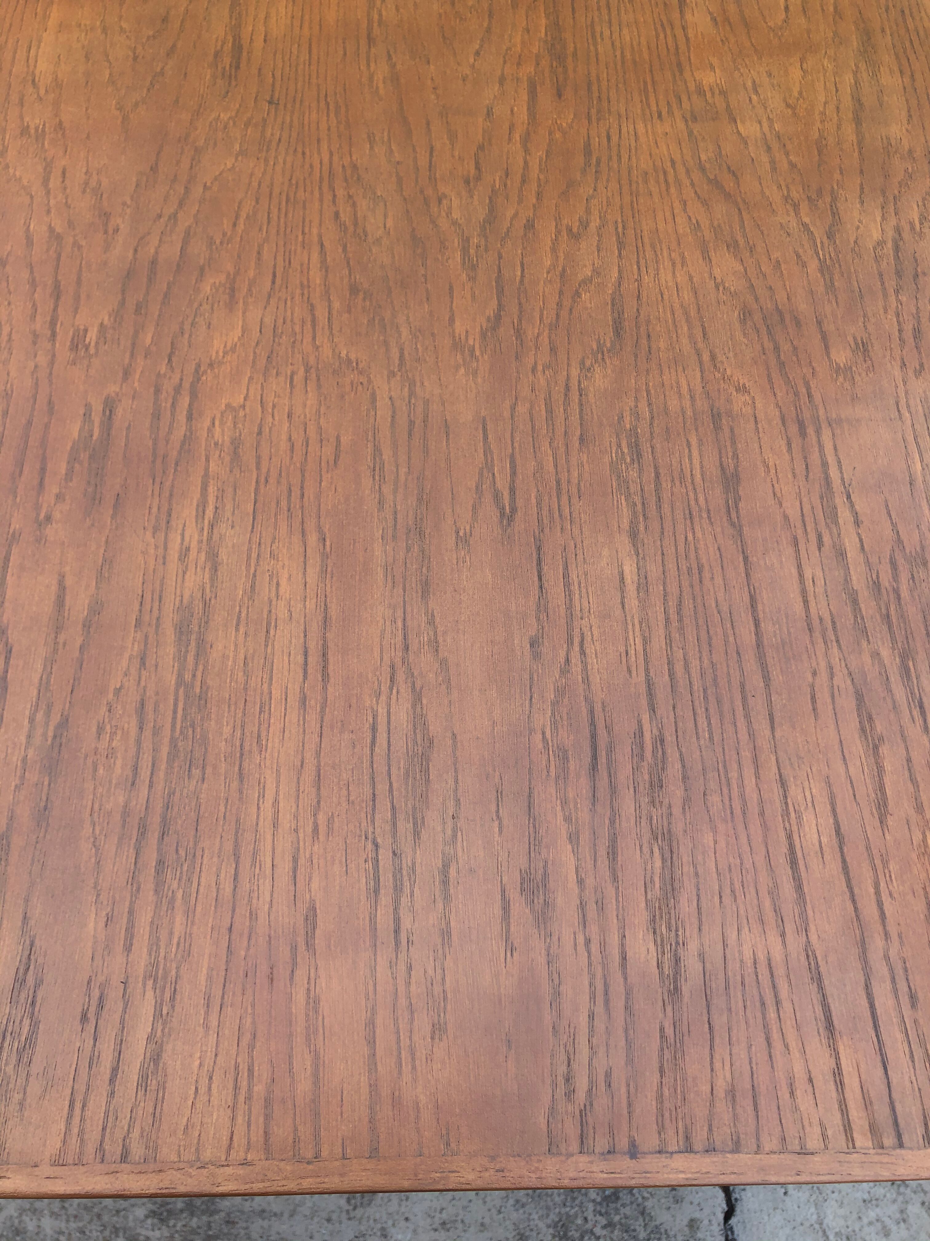 Vintage wallet table