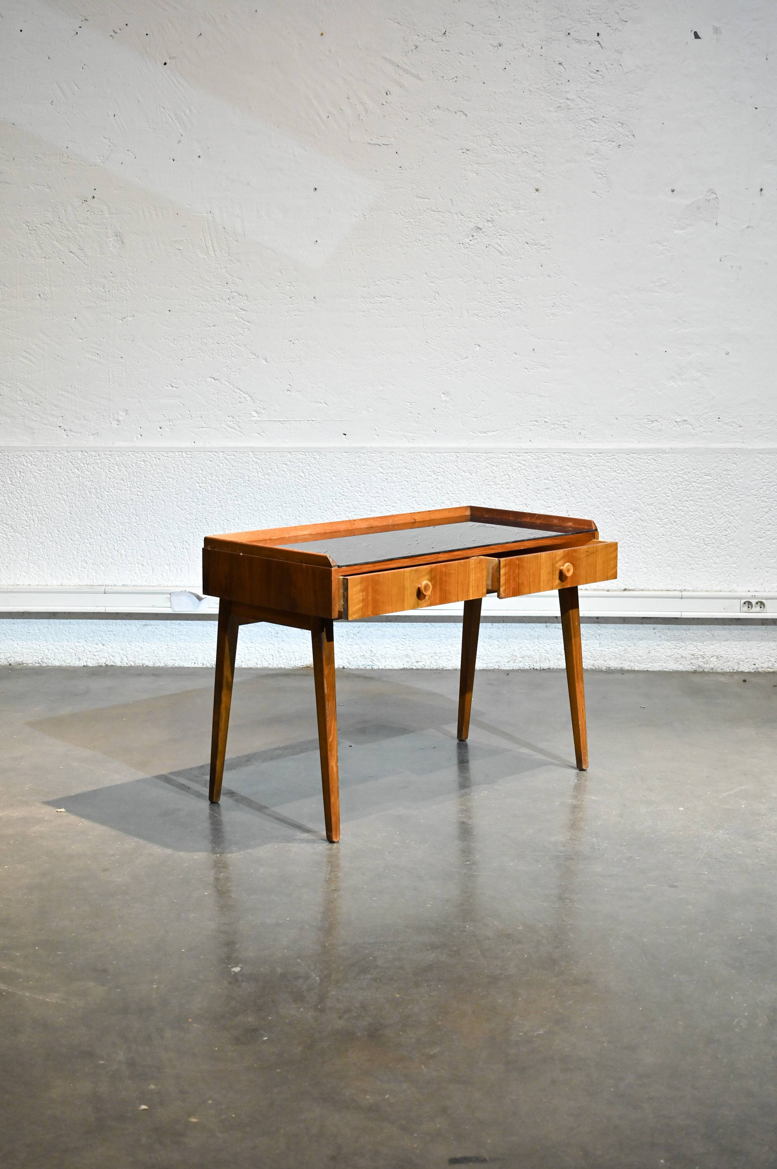 Console table by Interier Praha