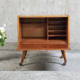 Meuble de rangement sur roulettes