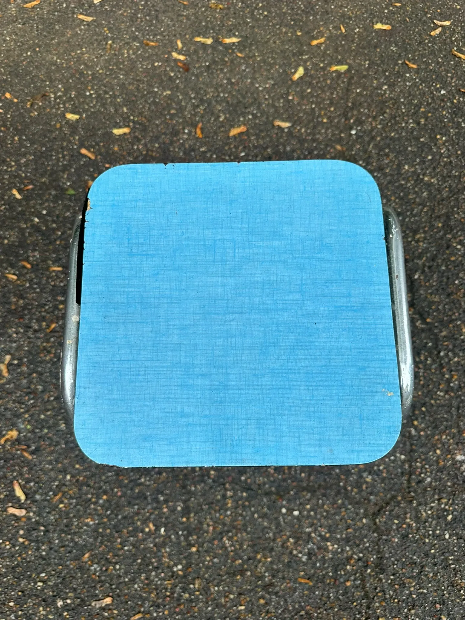 Tabouret vintage Formica bleu & métal chromé 1970
