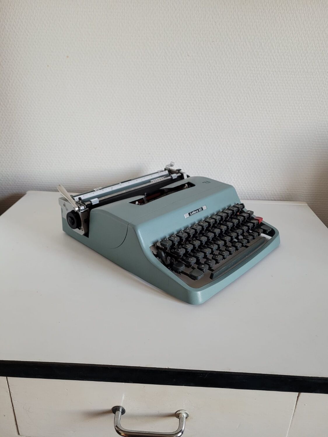 Vintage Olivetti Lettera 32 typewriter | Selency