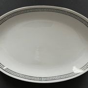 2 plats ovales en porcelaine