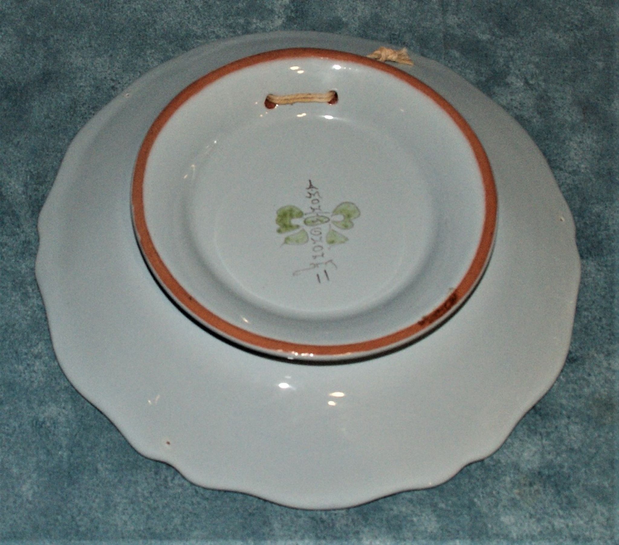Compotier A. Montagnon à décor de fleurs camaïeu bleu