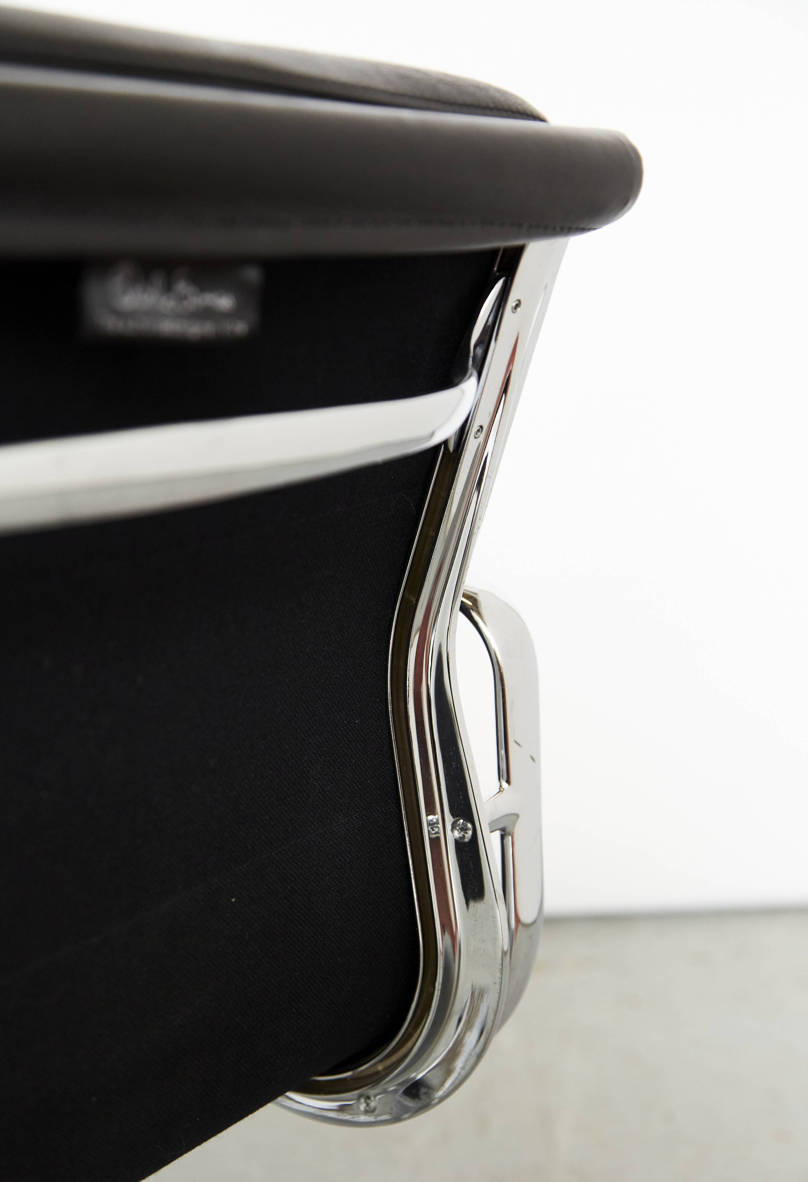 Charles & Ray Eames Chair EA 208 Chair for Vitra