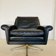 Vintage Danish mid-century leather lounge chair in black leather by G. Thams 1975