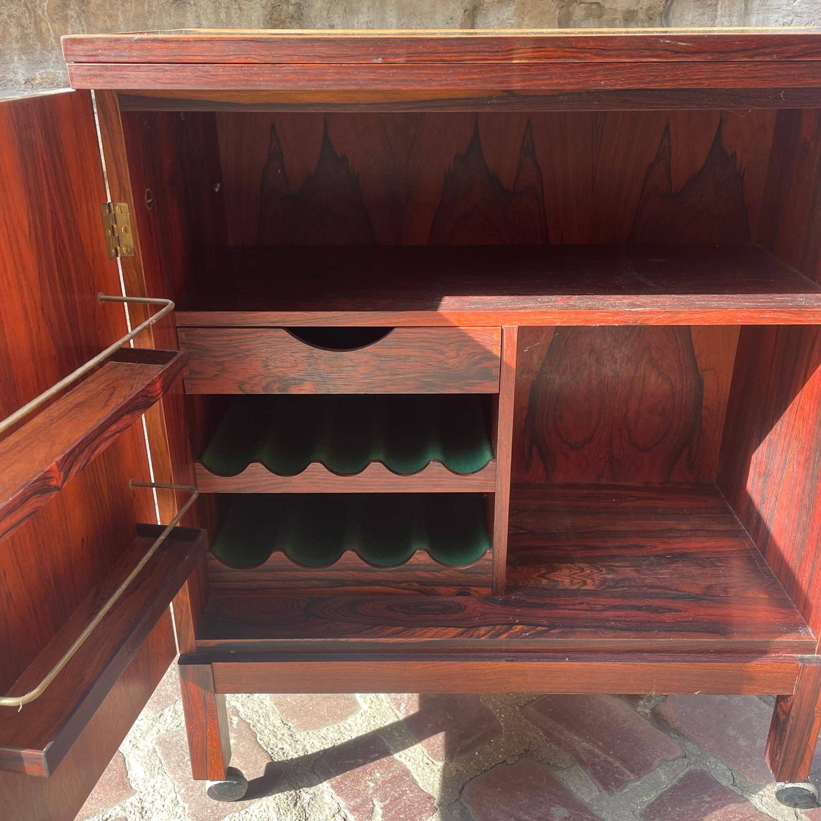 Rolling bar in Rio rosewood by Torbjorn Afdal for Bruksbo