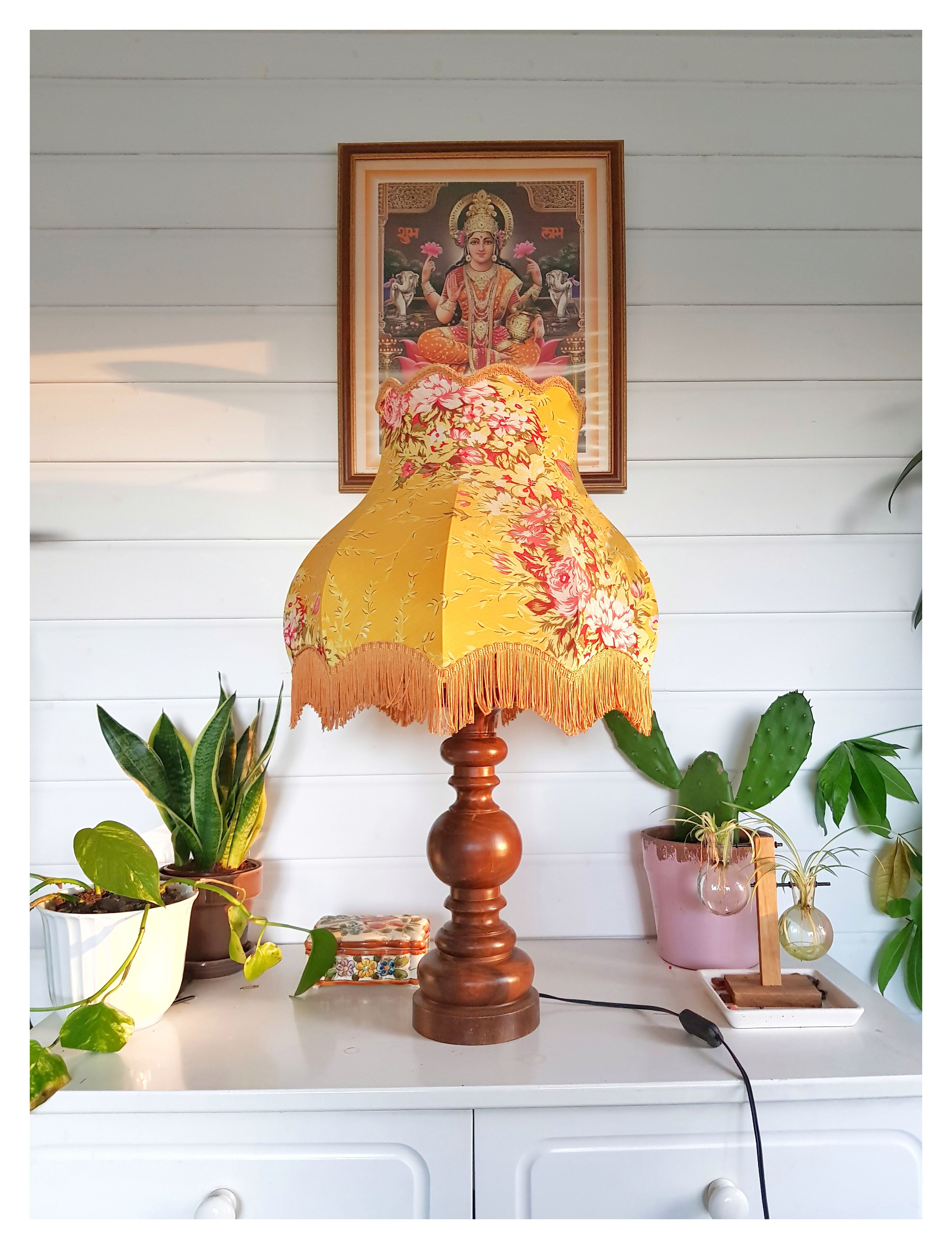 Flower table lamp