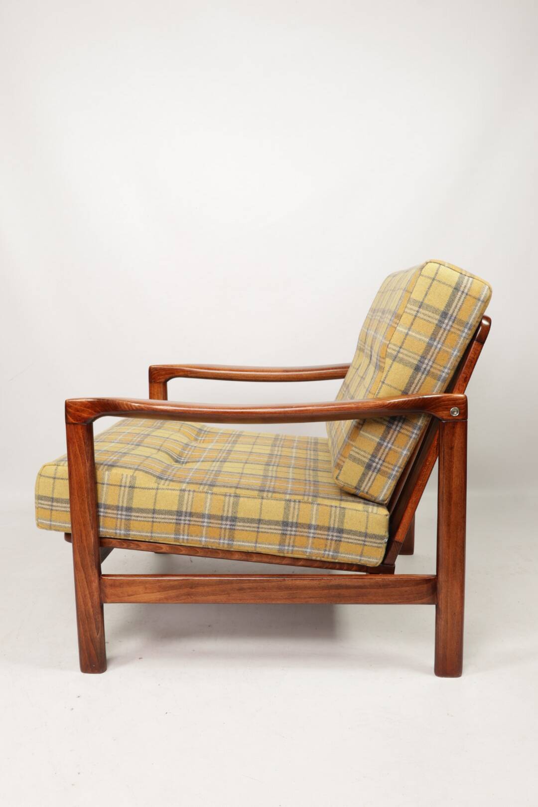 Fauteuil vintage Mid Century Design avec coussins en laine tartan jaune, Pologne, 1960