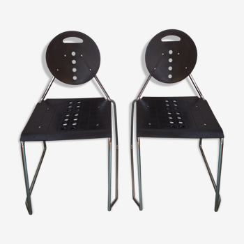 Duo of black chairs vintage Italian design 80s ségis modele charlie
