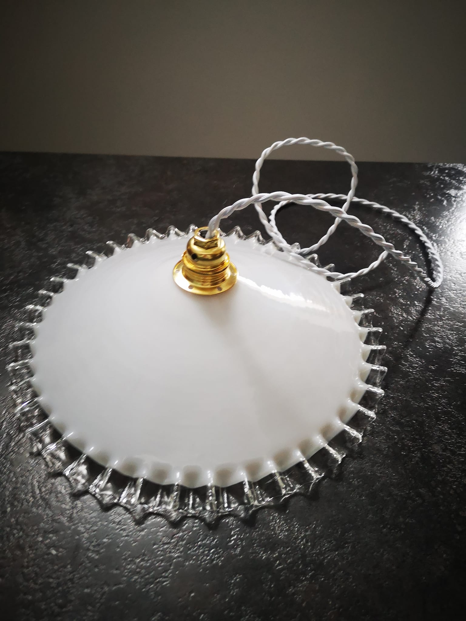 Suspension / lampshade opaline white toothed Art Deco 1930 TBE Ø 26 cm