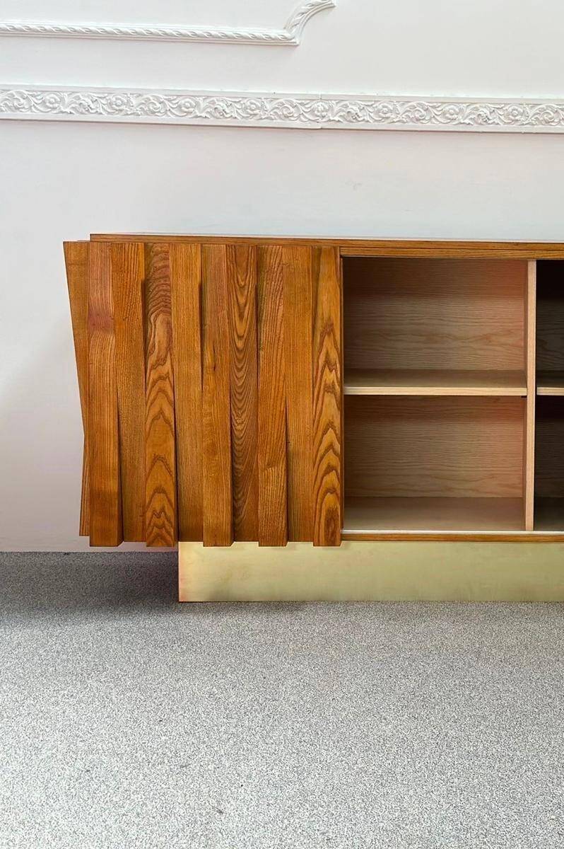 Credenza Brutalista de Gaetan Pullanghiel