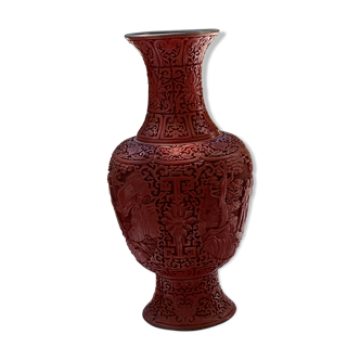 Chinese vase in red lashy on brass enamel