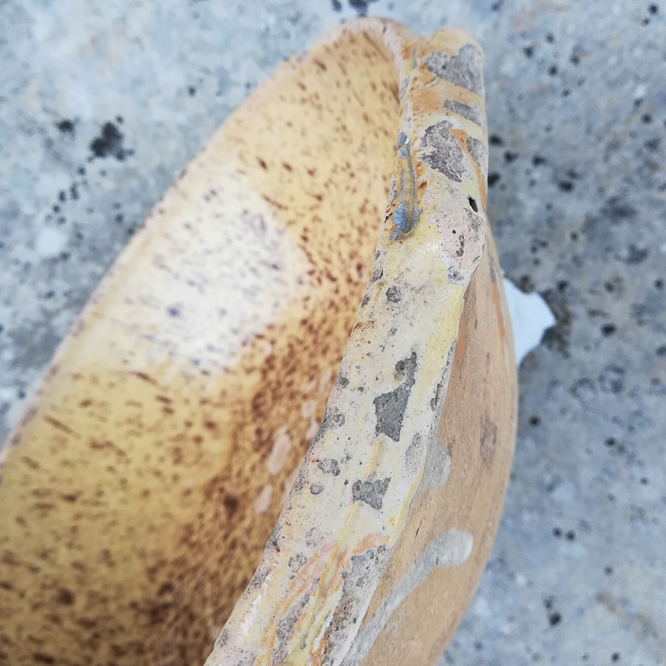 Etrepigney earthenware dish