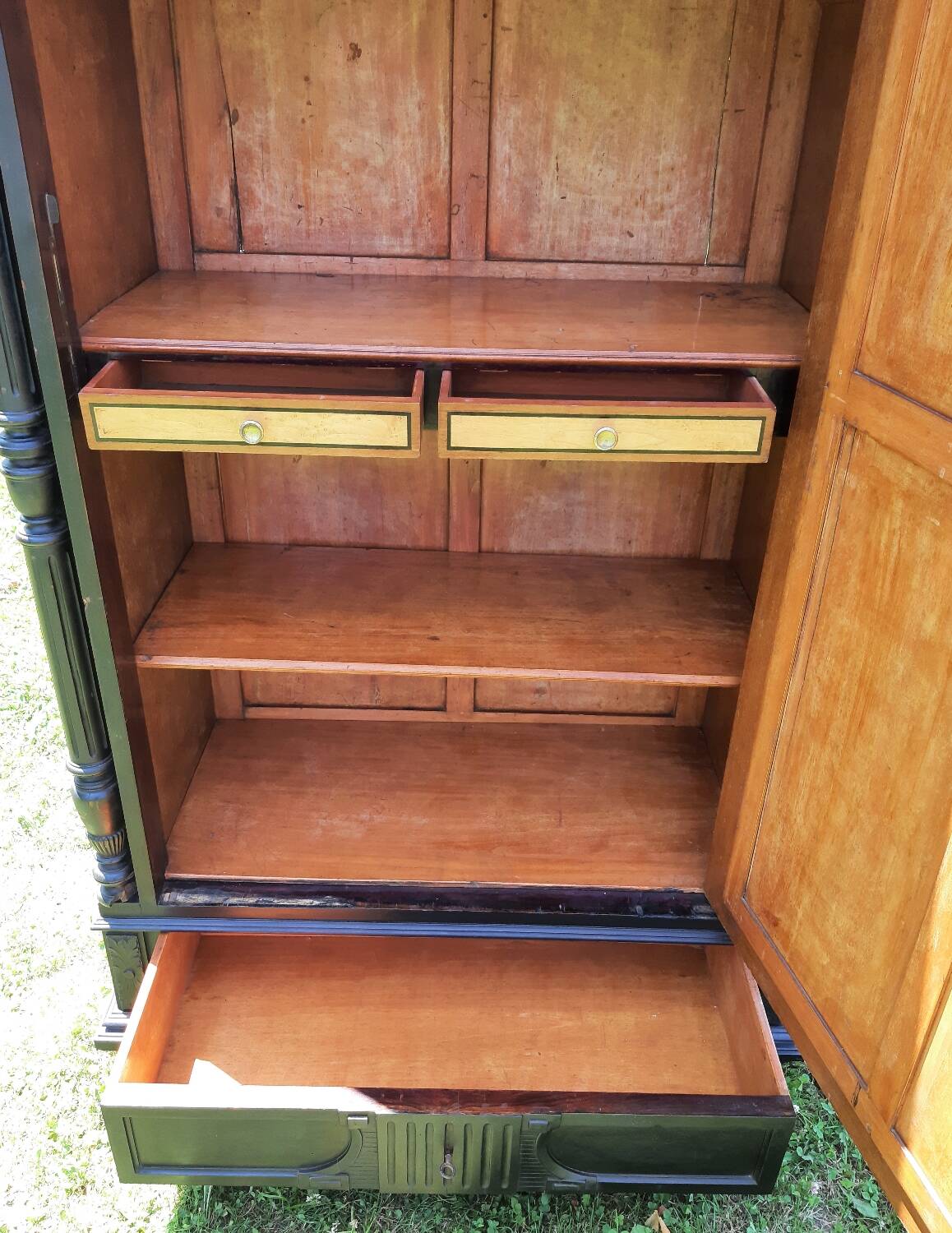 Dressmaker's cabinet with beveled triptych mirrors. (Mirror cabinet)