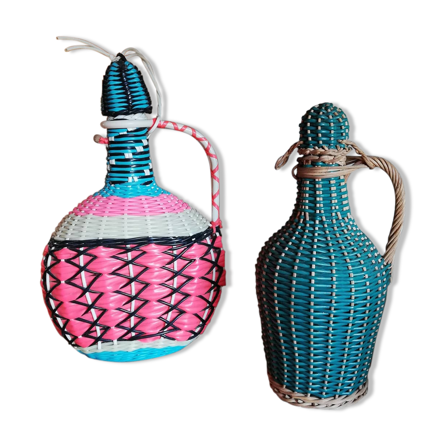 Lot de deux bouteilles scoubidou