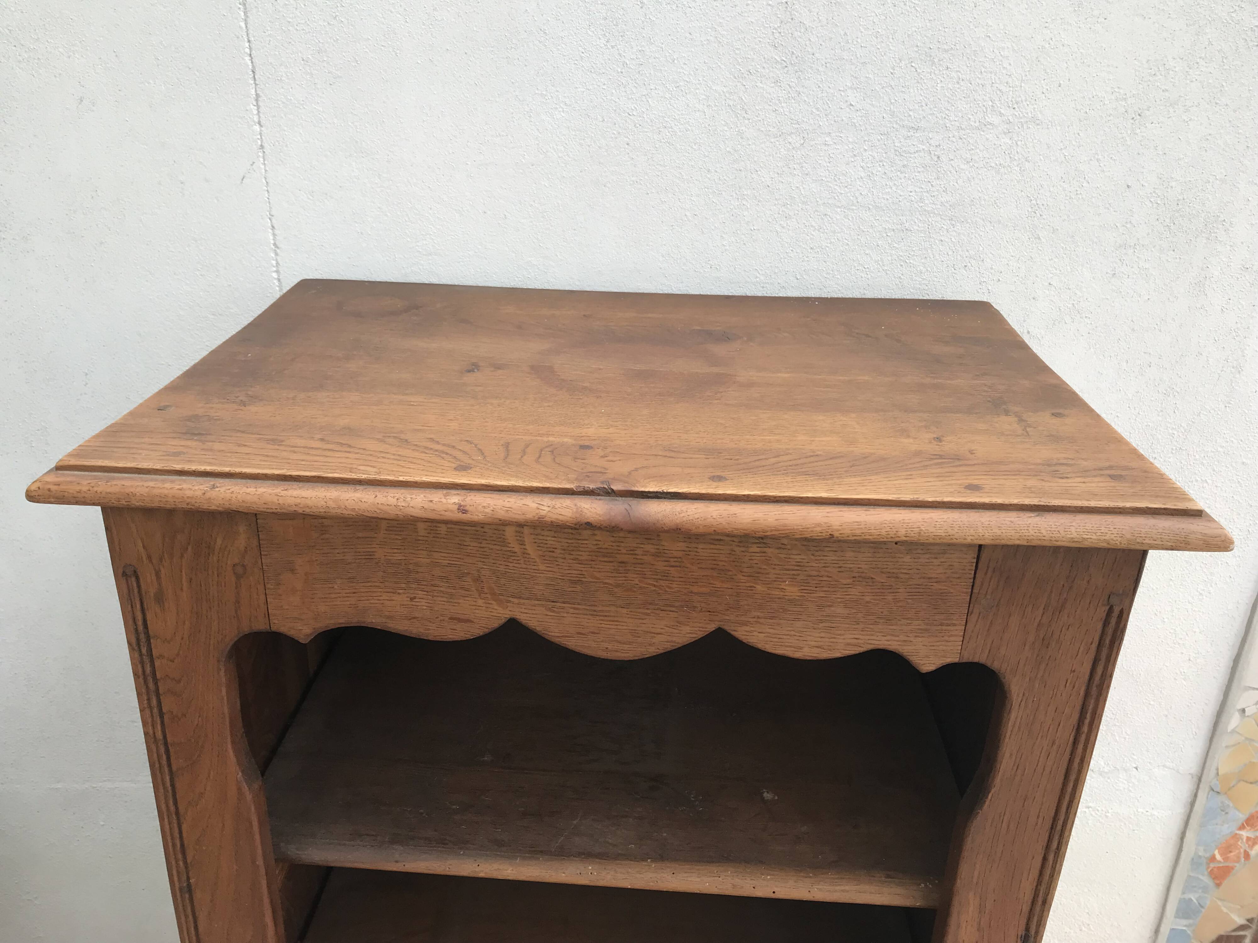 Accessory furniture in solid oak