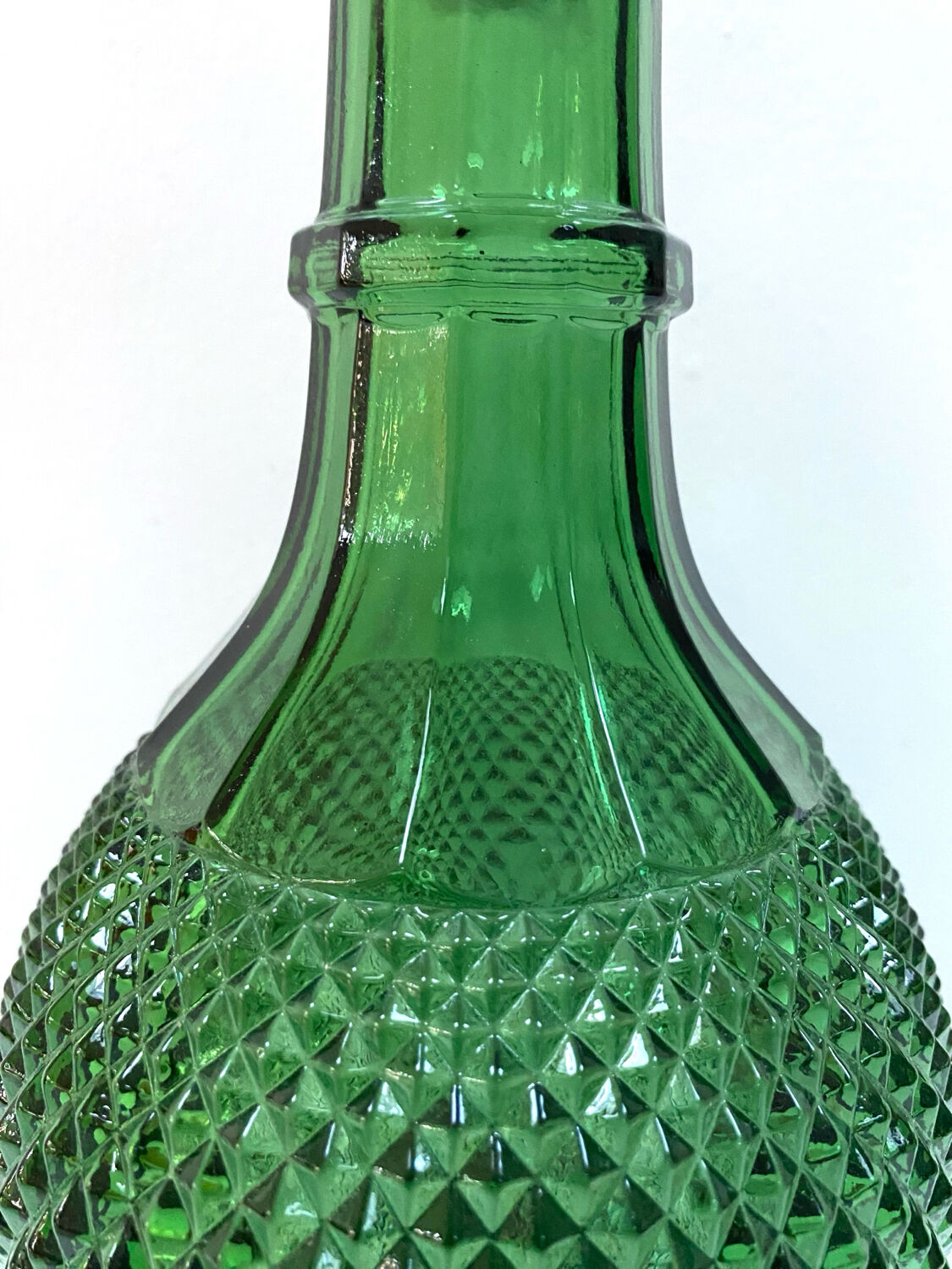 Italian carafe Empoli from the 1960s - Glass with diamond points.