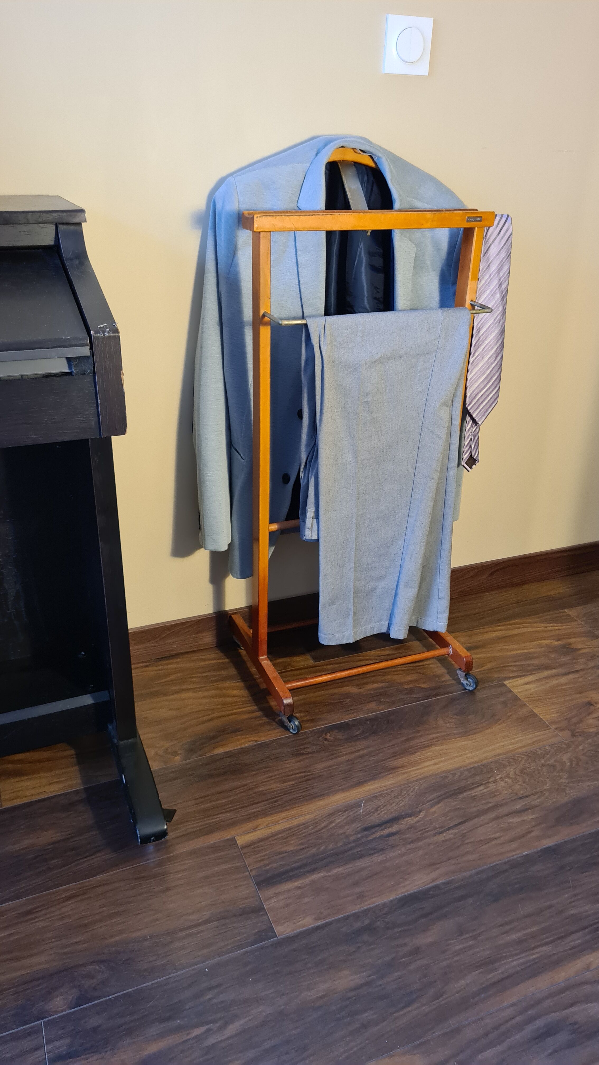 Beech valet by Fratelli Reguitti