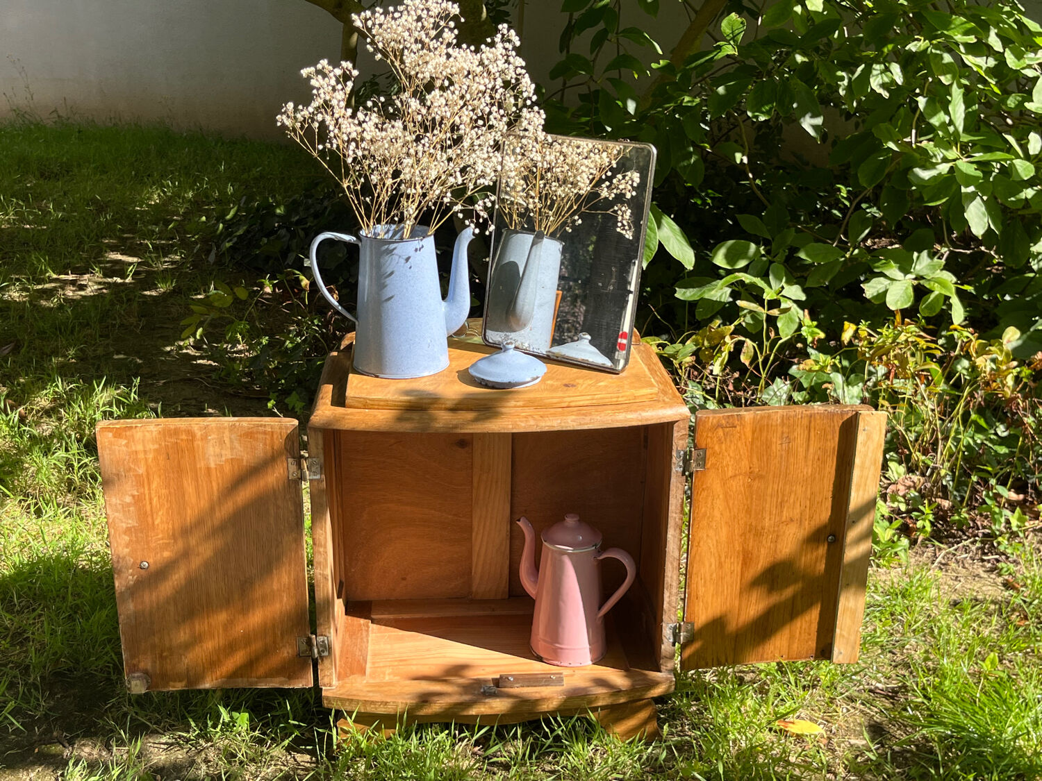 Table de chevet en bois deux portes