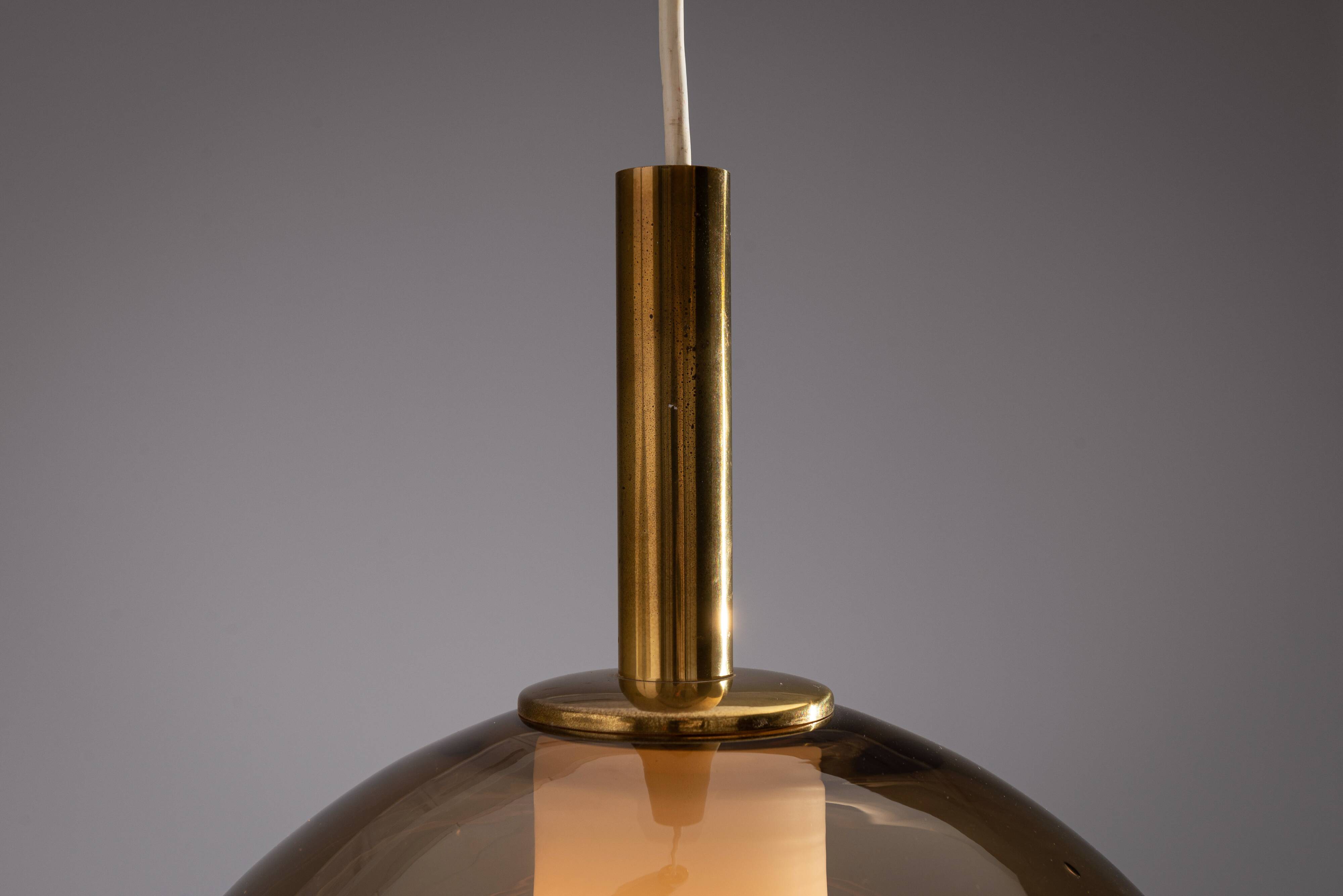 Hanging lamp with smoked Murano glass and opaline inner shade