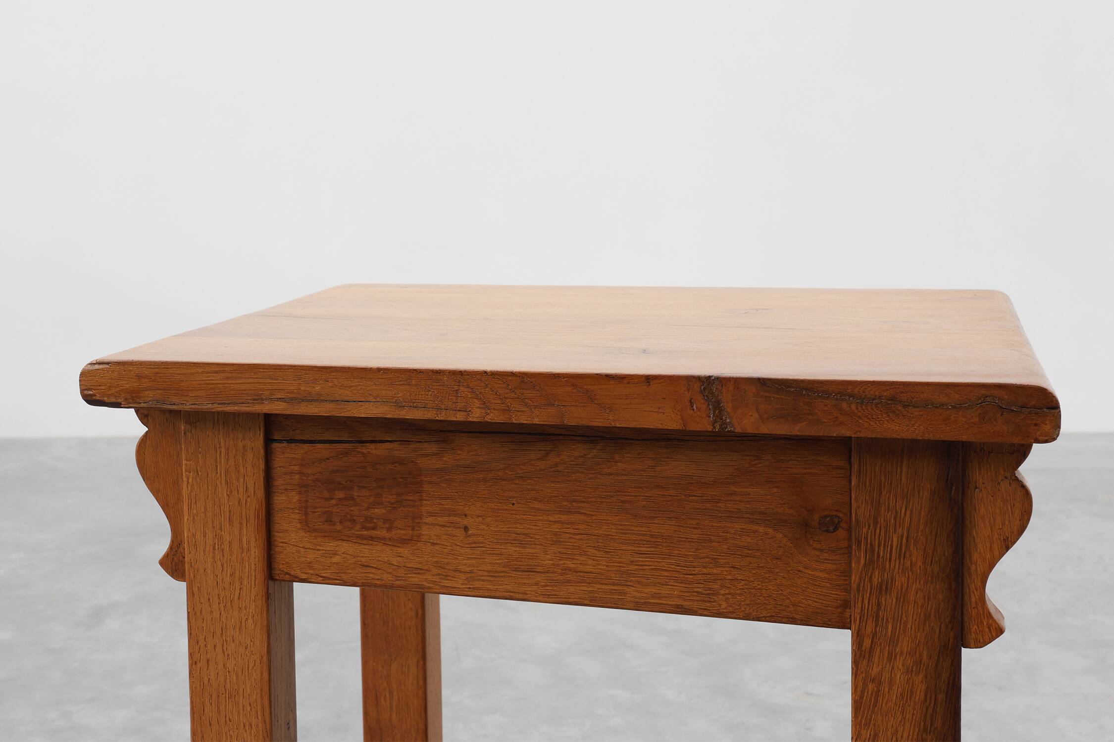 Set of 2 vintage nightstands in solid oak, France ca. 1960