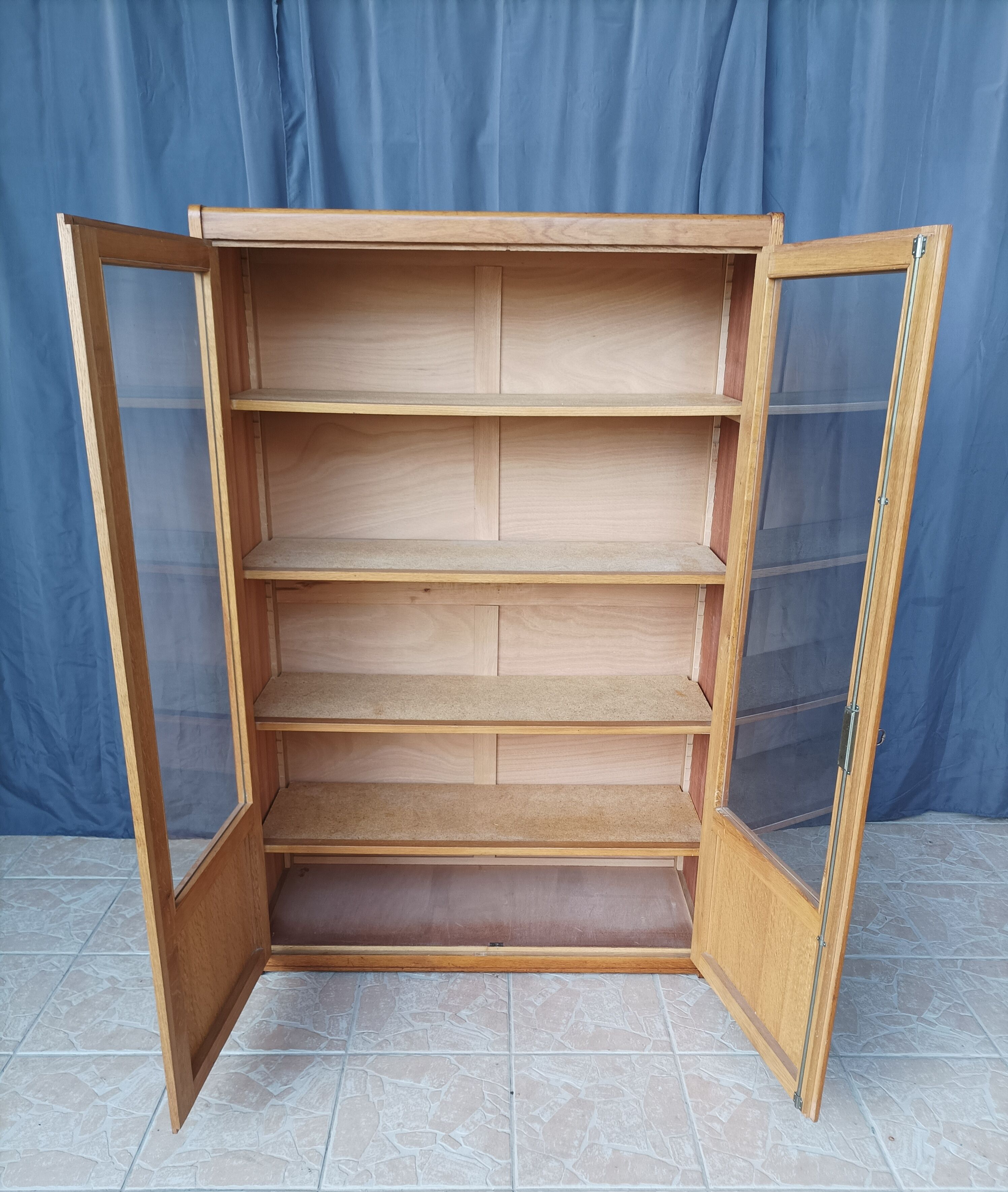Vintage display bookcase in light oak