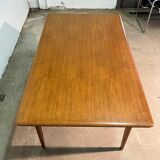 Scandinavian style extendable table