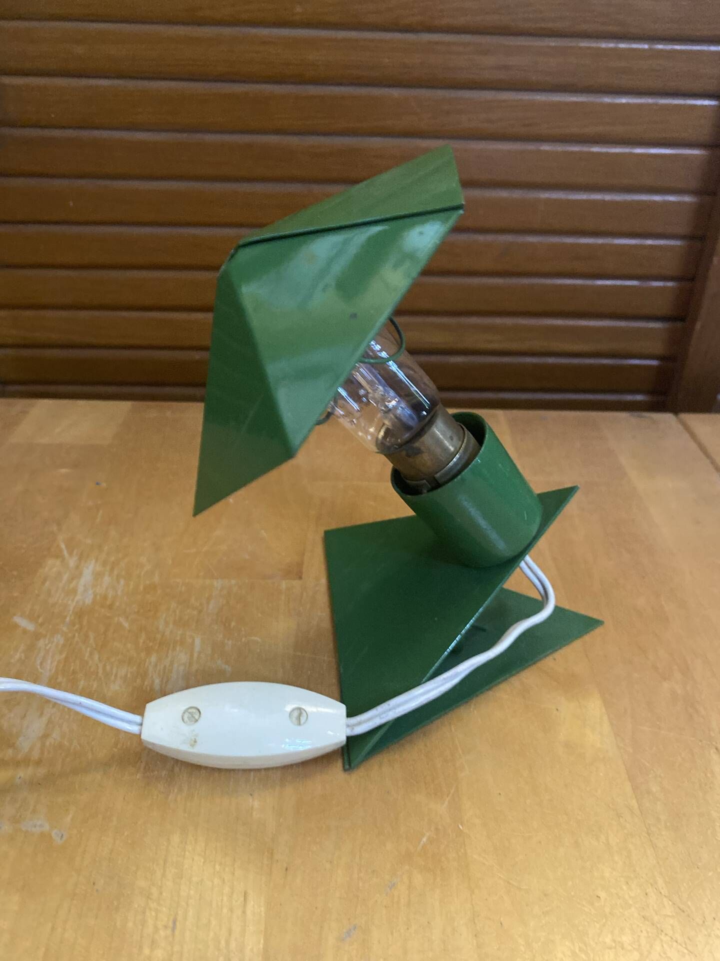 Lampe pince en métal vert, années 50