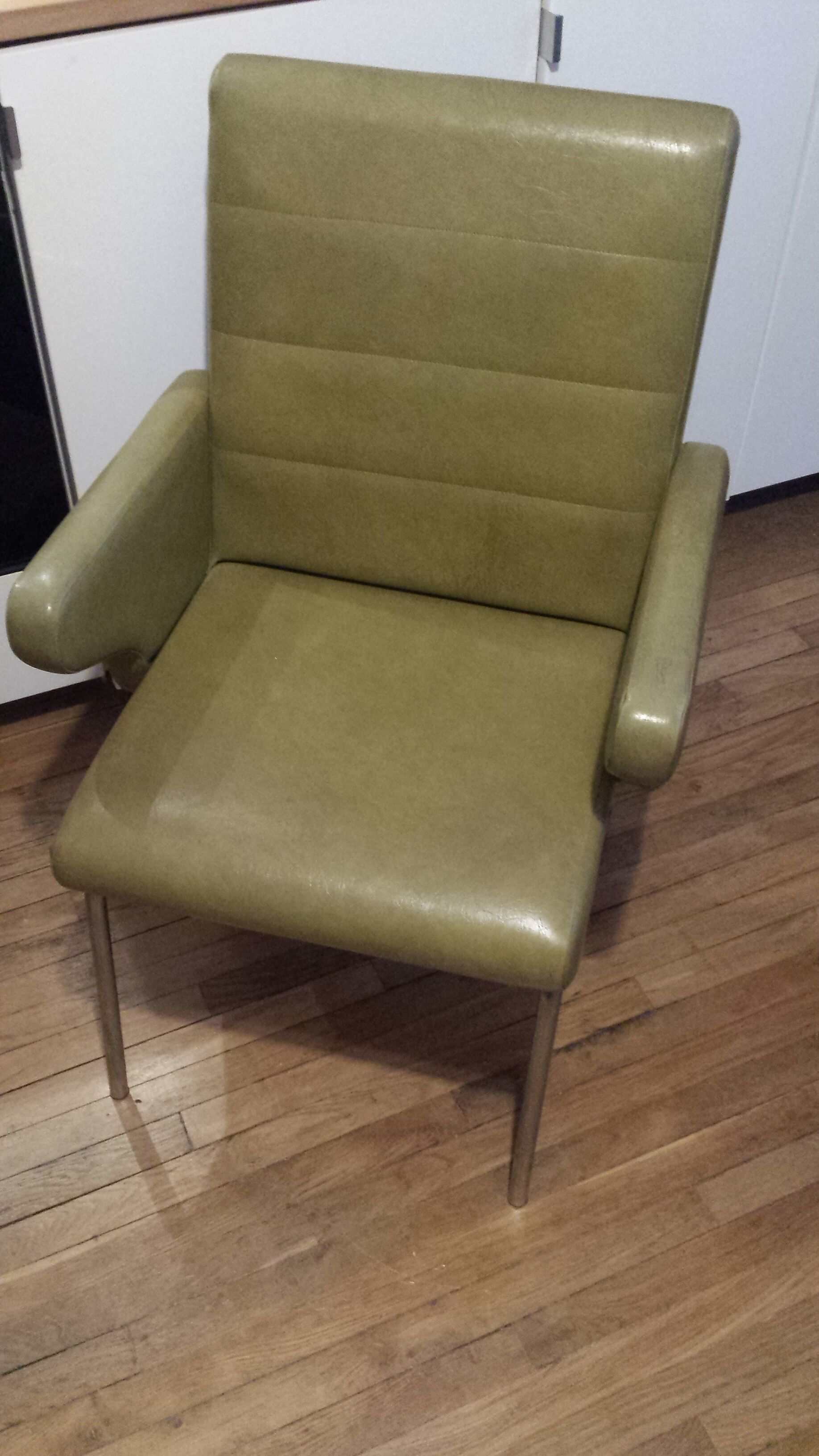 Fauteuil en skaï