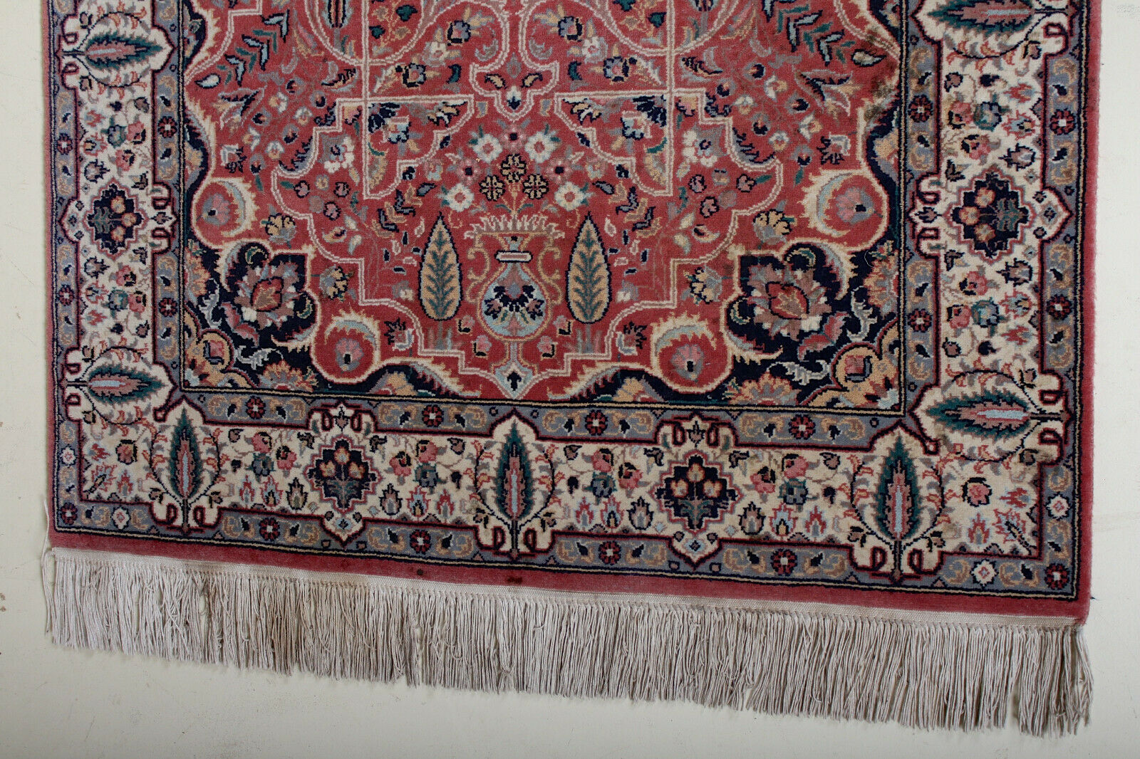 Vintage wool rug with fringe design Persian bijar 175x94cm
