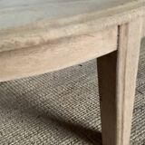 Round coffee table