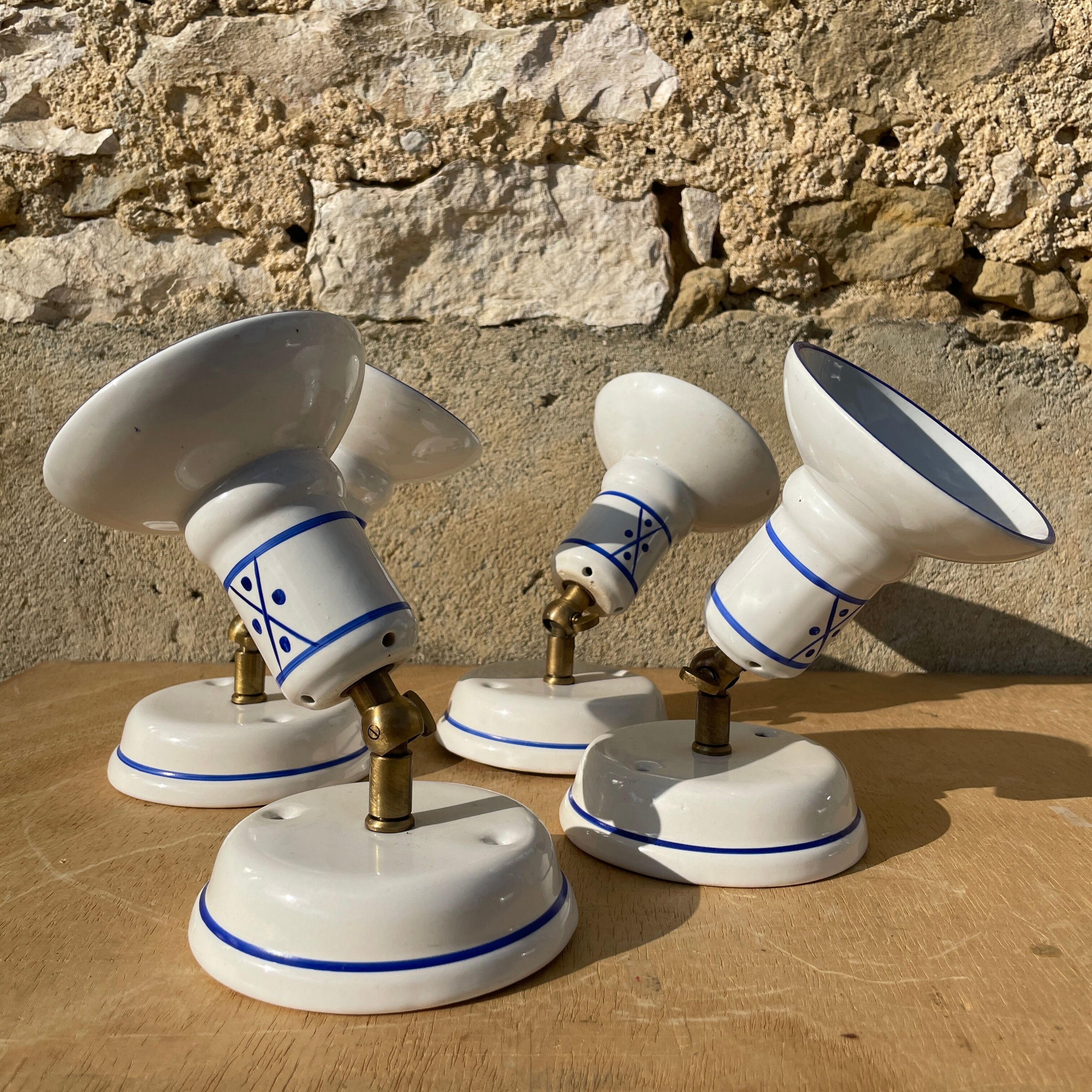 4 faience and brass ball and ball wall lamps - made in Italy