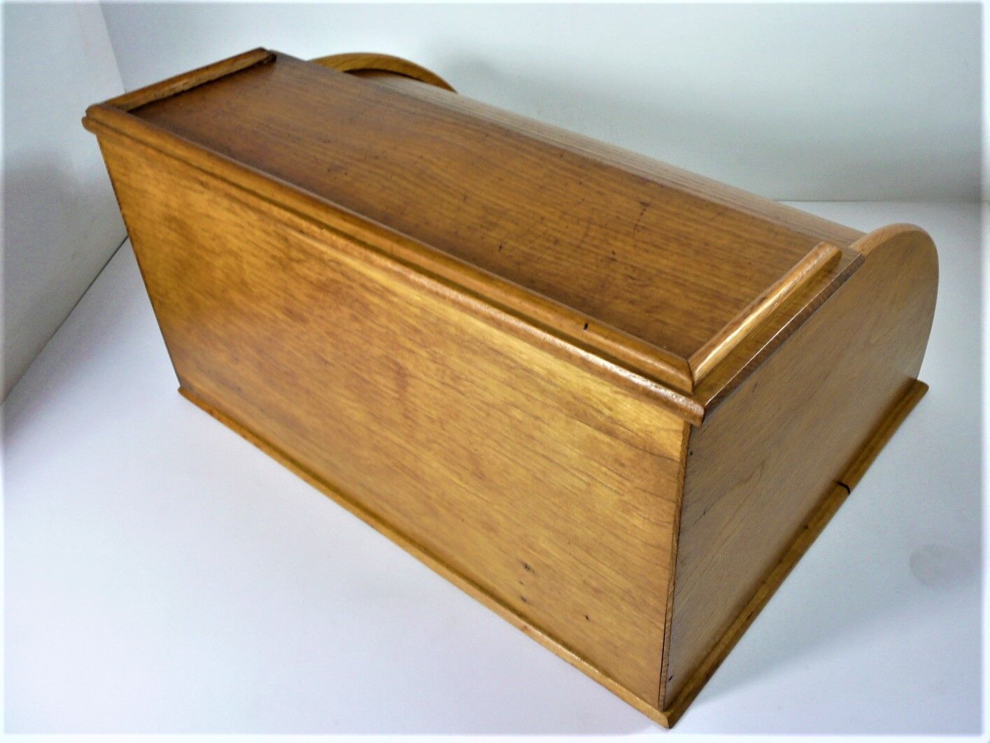 Wooden curtain desk binder