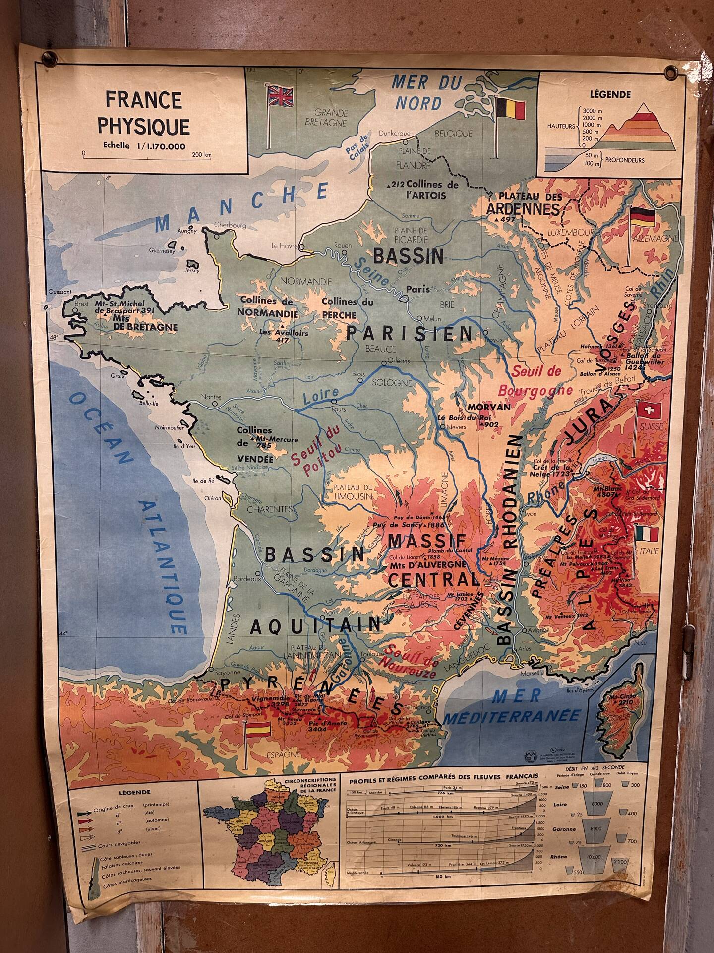 Grande carte d’école vintage